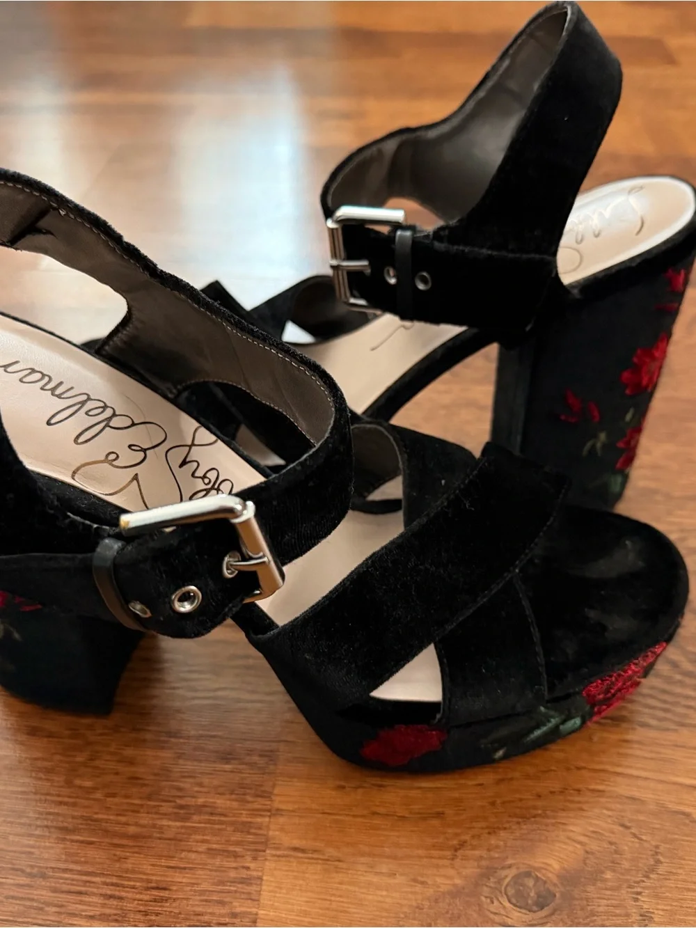 libby. edelman Black Velvet Platform Sandals with Red Floral Embroidery size 9